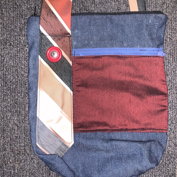 Unique Shoulder Bag - Picture 2 of 12